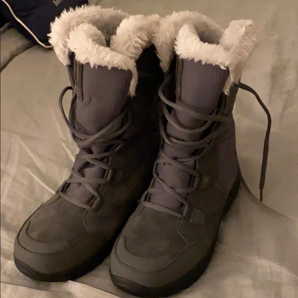 Columbia snow boots